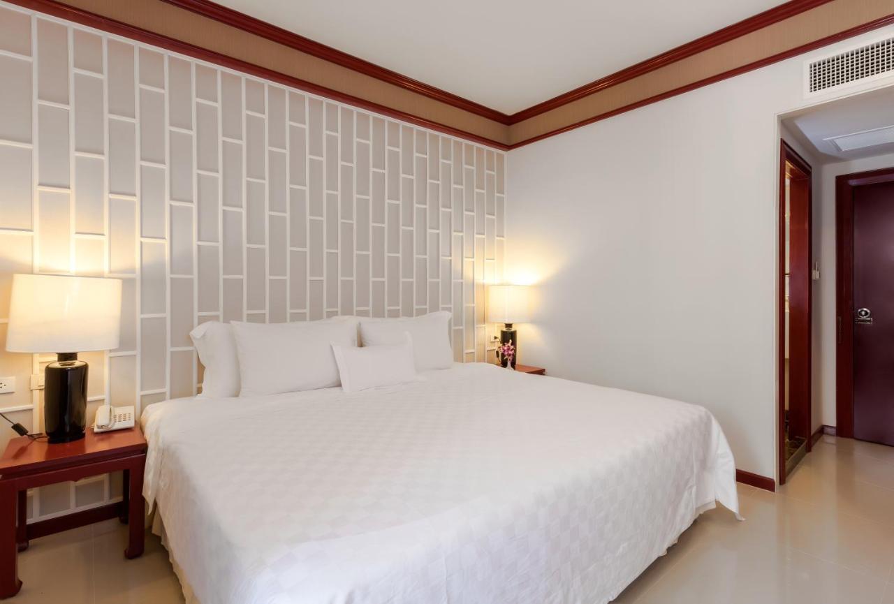 The Top Patong Resort Luaran gambar