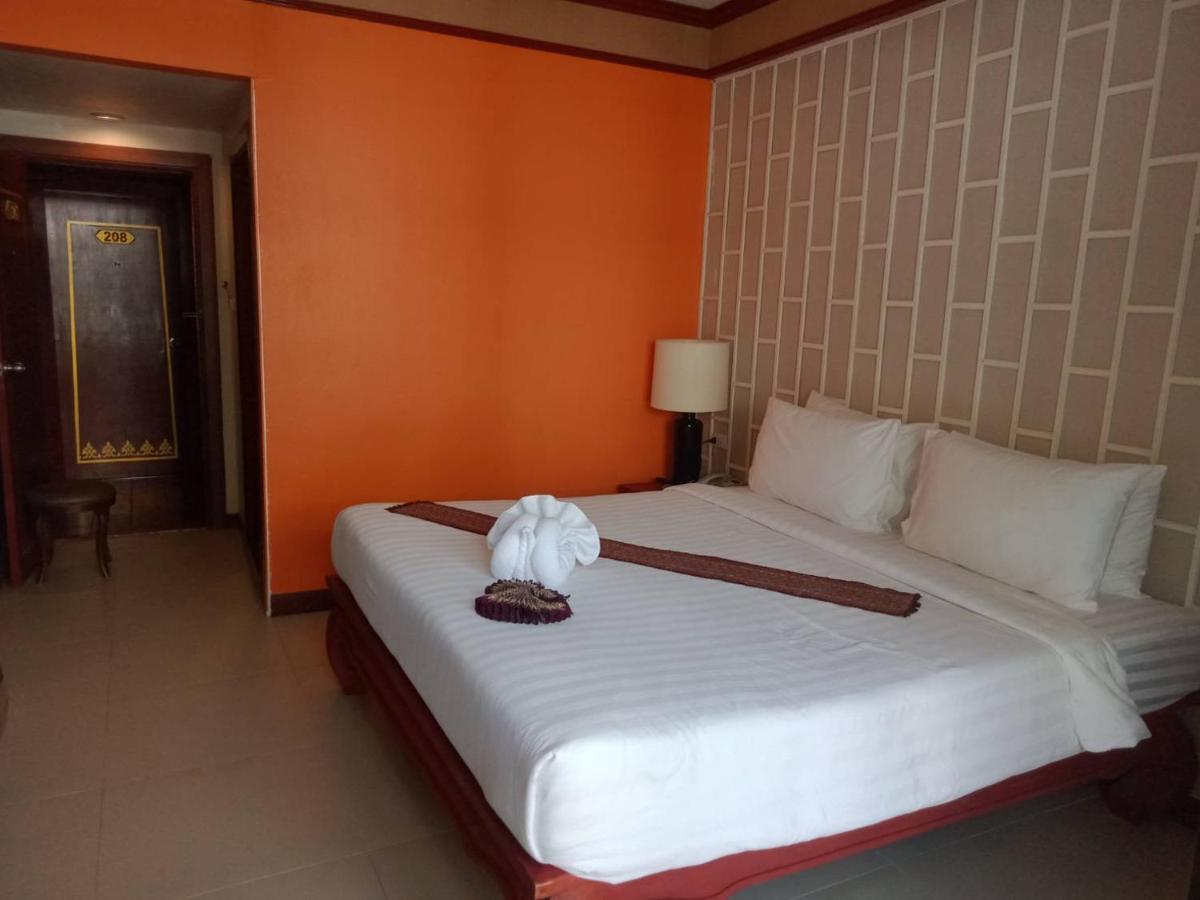 The Top Patong Resort Luaran gambar