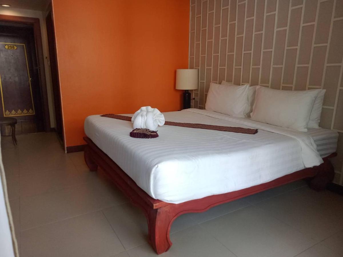 The Top Patong Resort Luaran gambar